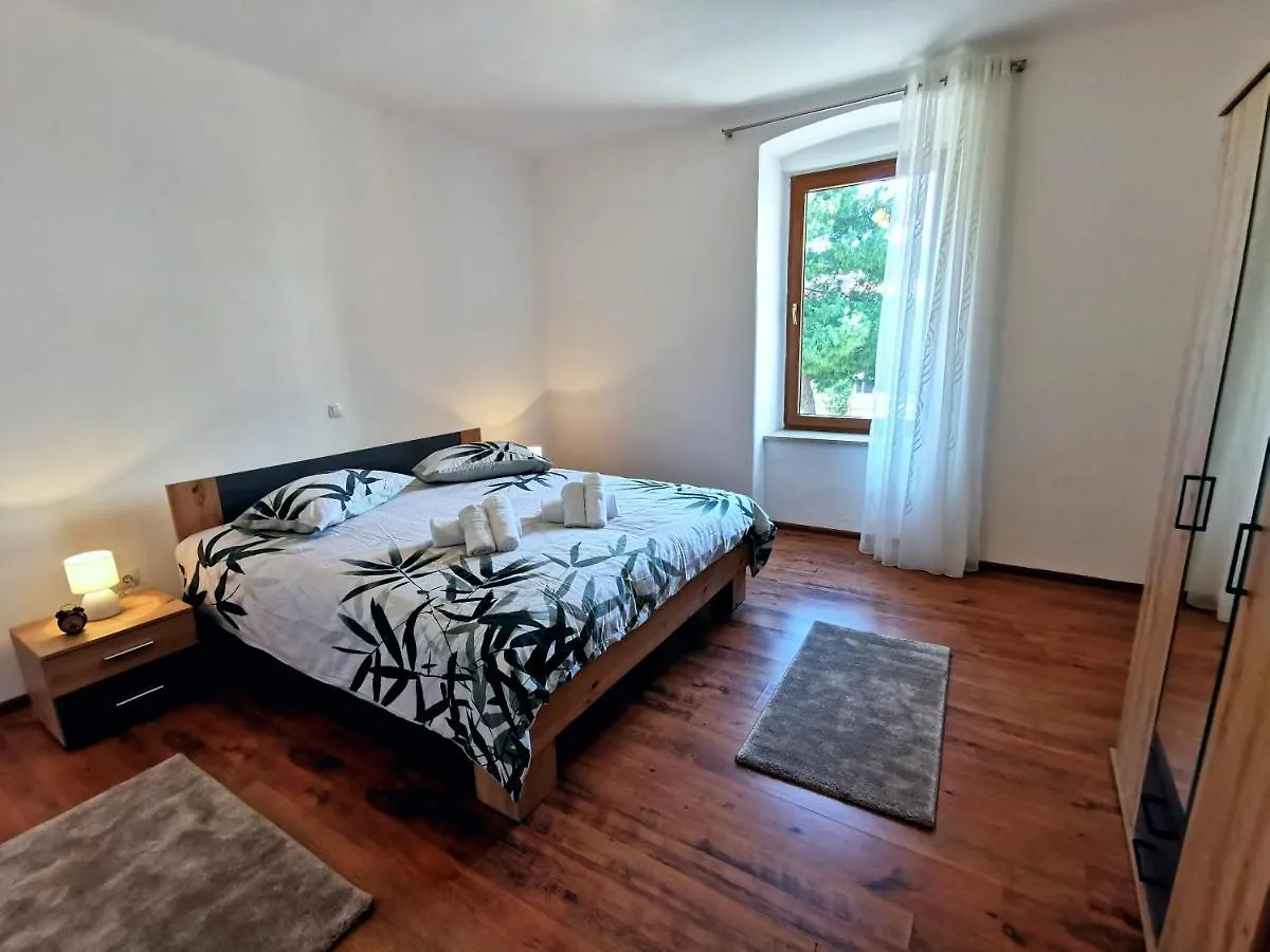 Parun Apartment Pula 0*,  Croatia