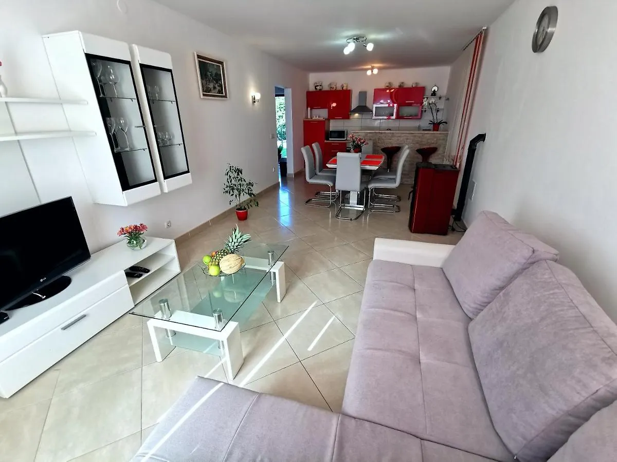 Parun Apartment Pula 0*,  Croatia