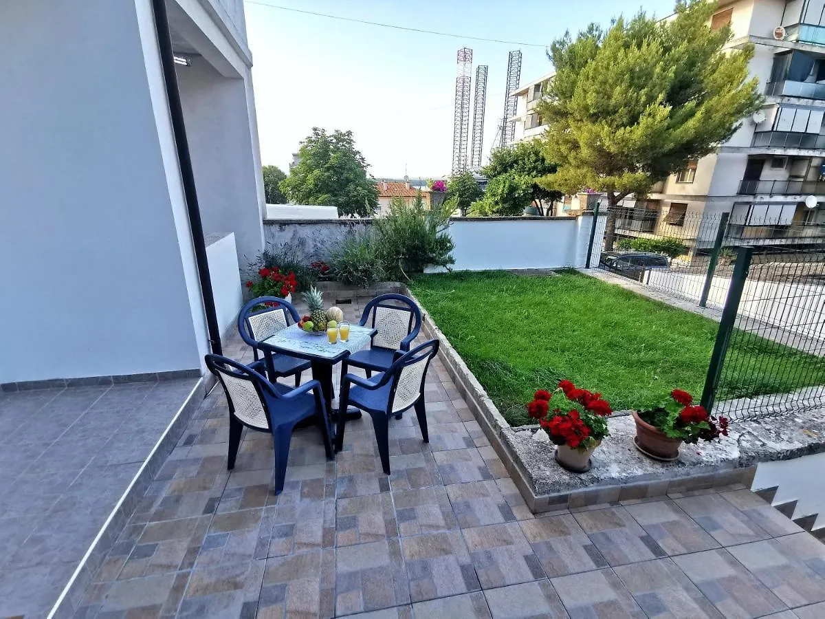 Parun Apartment Pula 0*,  Croatia
